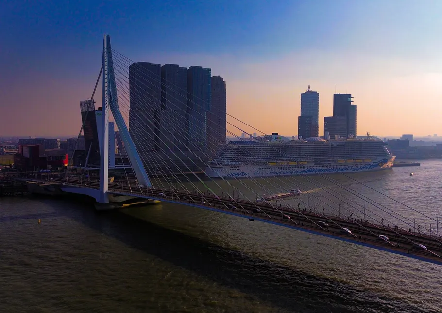 Dronebeeld: Rotterdam