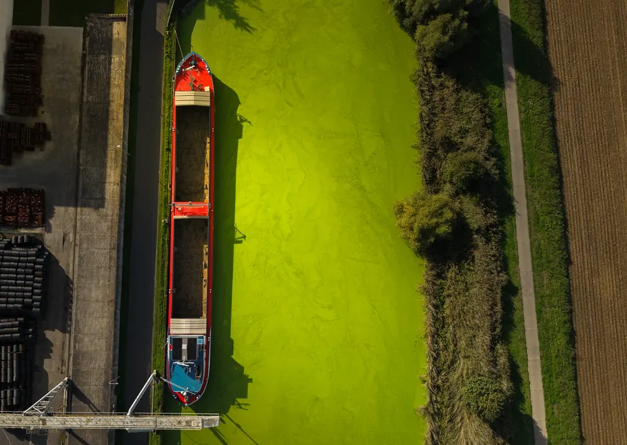 Dronebeeld: Binnenvaart